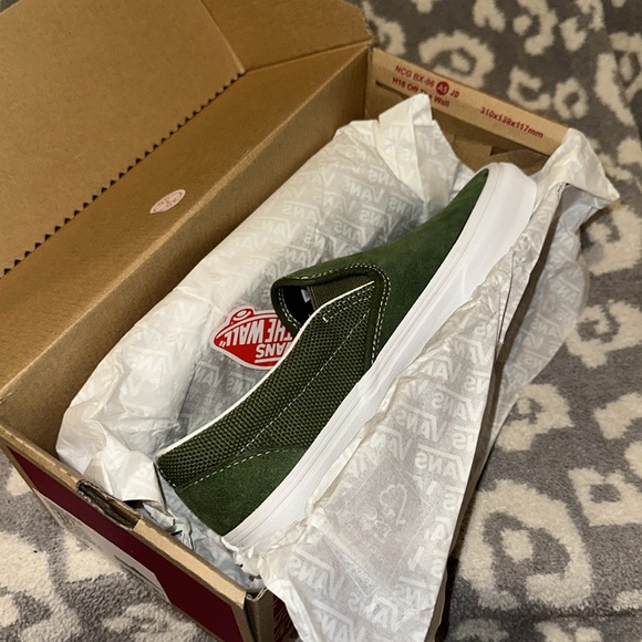 Vans Classic Slip-On Sneakers in Textured Chive 😍New 🆕 & Never Worn 😍 - Picture 11 of 17